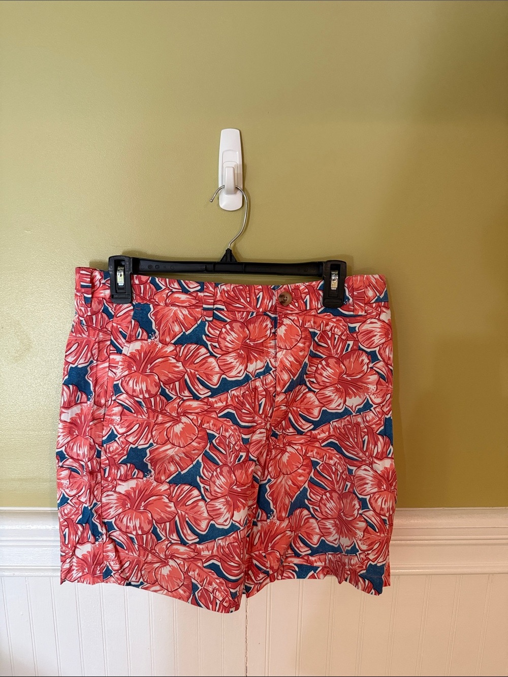 Vineyard Vines Men's Size 32W Coral Floral Flat Front Shorts